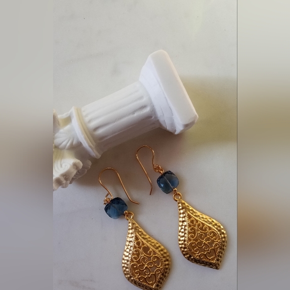 Earrings - Picture 4 of 4